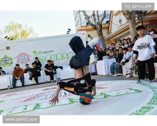 南京滑板队在世界街舞大赛中以56分领先其他队伍展现实力